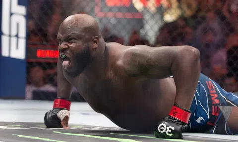 Derrick Lewis đưa ra câu trả lời hài hước khi bị hỏi về sự việc lái xe nguy hiểm gần đây