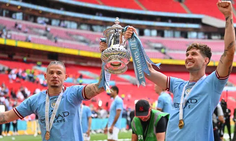Man City chào hàng, CLB vĩ đại nhất châu Âu sắp đón 'máy quét' tuyến giữa?