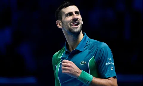 Djokovic tiếp tục đóng vai ‘kẻ ác’ vì thái độ mỉa mai tại ATP Finals
