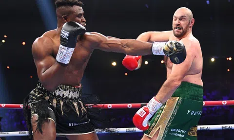 Francis Ngannou lọt top 10 võ sĩ quyền anh hạng nặng của WBC dù mới đấu một trận