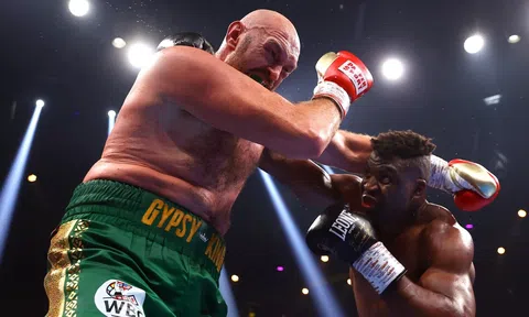 Top 5 đối thủ tiềm năng cho Francis Ngannou sau trận thua tranh cãi với Tyson Fury