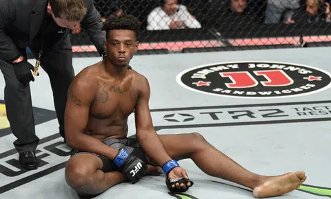 'Tẩn' anh trai, nhà cựu vô địch UFC phải hầu tòa