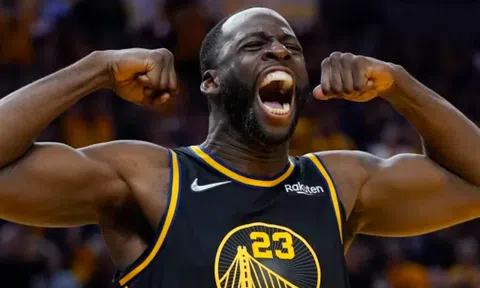 Draymond Green tái hiện đòn kết liễu trứ danh của Brock Lesnar tại NBA