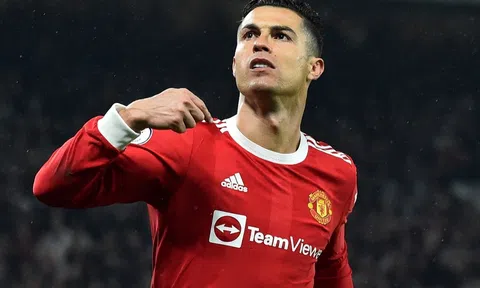 Sao MU phát cuồng khi gặp Ronaldo, tiết lộ bí mật bất ngờ