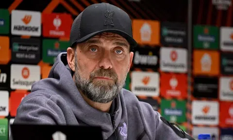 Klopp đón tin dữ về trụ cột trước thềm đại chiến với MU