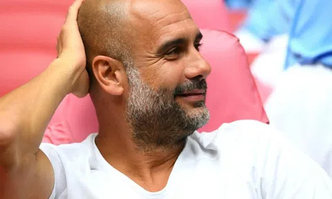 Pep Guardiola không nhớ gì về cậu bé nhặt bóng Hamilton