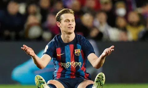 De Jong giả ốm để không phải thi đấu, người đại diện lên tiếng