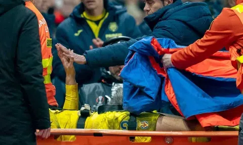 Va chạm với đồng đội, sao Villarreal bất tỉnh phải nhập viện