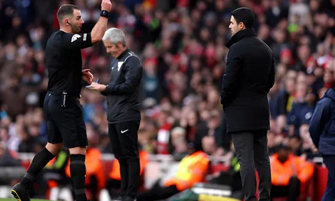 Thoát án phạt, Mikel Arteta vẫn 'chứng nào tật nấy'