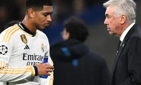 Ancelotti phải thay ngay Bellingham vì trọng tài liên tục lặp lại 4 từ