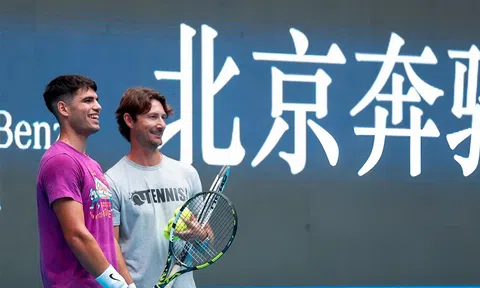 Carlos Alcaraz mất trợ thủ đắc lực tại Australian Open 2024