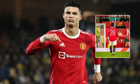 Ronaldo tiếp tục gây tiếng vang tại Old Trafford khi tài năng trẻ MU réo tên