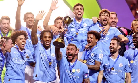 Hoàn tất cú ăn 5, Man City nhận vinh dự đặc biệt từ Ngoại hạng Anh