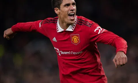Varane chấp nhận giảm tầm ảnh hưởng tại MU vì điểm yếu 'chí mạng'