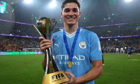 Được Real quan tâm, Julian Alvarez thảo luận về tương lai với Man City