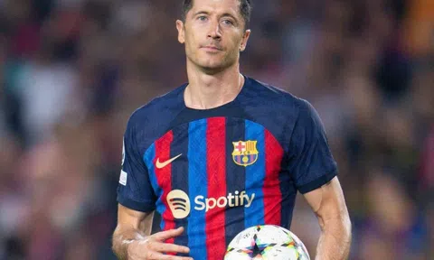 Barca đã hết kiên nhẫn với Lewandowski