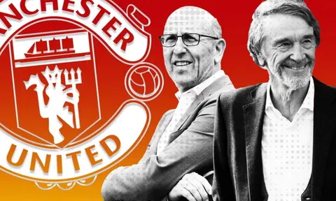 Sir Jim Ratcliffe quá cáo già khi từng bước giảm sự 'bành trướng' của nhà Glazers