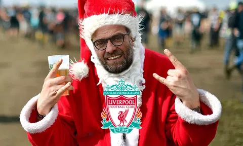 Jurgen Klopp xứng danh 'ông già Noel' của Liverpool với thông số kỷ lục 100%