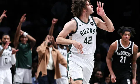 Xoay tua rất dị, Brooklyn Nets vẫn "ăn no hành" trước Milwaukee Bucks