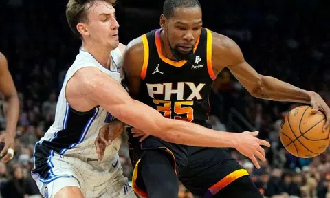 Kevin Durant tiếp tục nghỉ thi đấu do dính chấn thương
