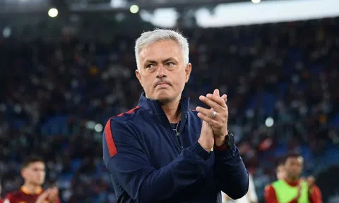 Mourinho tiết lộ về 'drama' cực căng về Roma khiến tất cả choáng váng