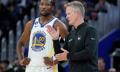 Thuyền trưởng Golden State Warriors lên tiếng sau khi học trò bất mãn