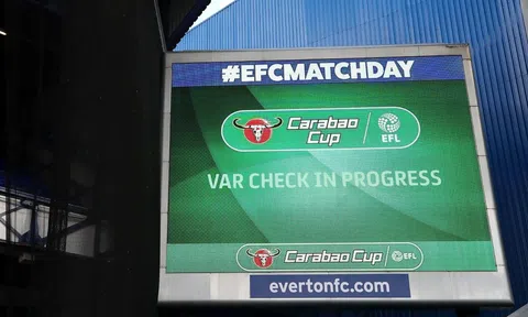 VAR sẽ không được áp dụng tại bán kết Carabao Cup vì lý do công bằng