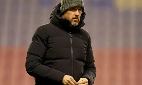 Ten Hag tiết lộ thông điệp đúng '2 từ' nói tại phòng thay đồ