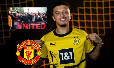 Trở lại Dortmund, Sancho có hành động khiến CĐV MU nổi giận