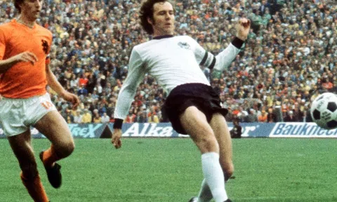 Sau huyền thoại Franz Beckenbauer, bóng đá Đức đón nhận thêm tin buồn