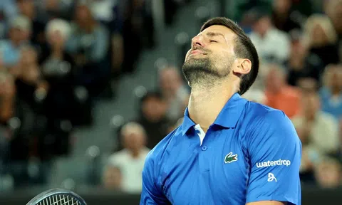 Lịch thi đấu tennis 19/1: Novak Djokovic "khó thở"