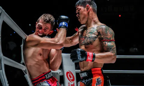 ONE Friday Fights 48: Kongthoranee tiếp tục bất bại, Karimi làm nên bất ngờ trước Teeyai