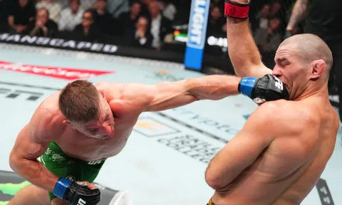 Đánh bại Sean Strickland, Dricus Du Plessis trở thành tân vương hạng trung UFC