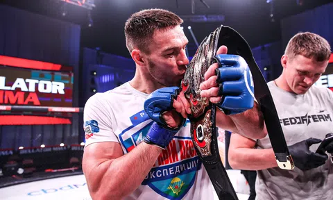 Nhà vô địch Bellator tuyên bố bỏ đai với lý do bất ngờ
