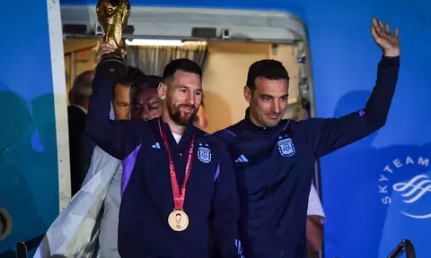 HLV Argentina lấy gương Messi để chỉ trích bóng đá ngày nay