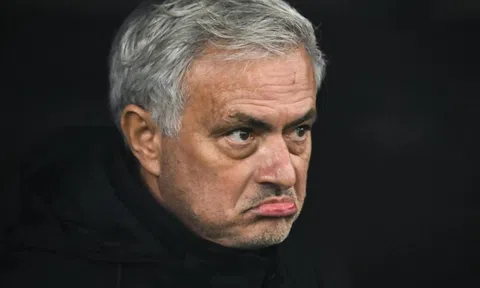 'Siêu cò' chỉ đường, rõ chương mới sự nghiệp Mourinho