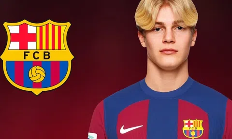 Barca để mất tài năng trẻ sáng giá trong ngày chót của TTCN