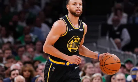 Stephen Curry trổ tài 'thiện xạ', Golden State Warriors thắng nghẹt thở Phoenix Suns