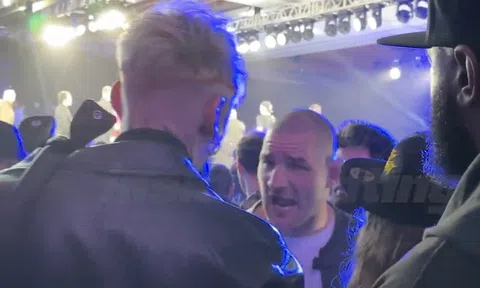 Sean Strickland gây hấn với nam rapper nổi tiếng Machine Gun Kelly