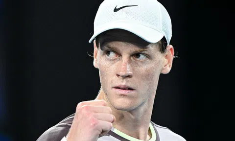 Jannik Sinner tiết lộ quyết định làm thay đổi số phận