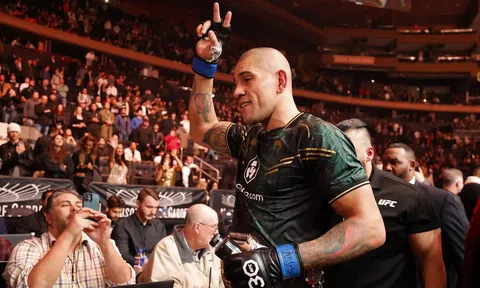 Chính thức: Alex Pereira trở lại trong sự kiện chính của UFC 300