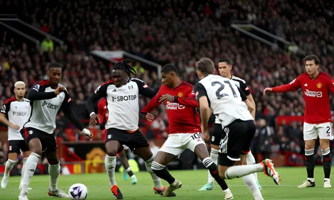 Cựu sao Arsenal gieo sầu, MU thất thủ trước Fulham ngay tại Old Trafford