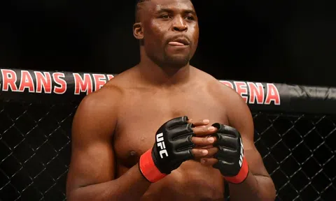 Francis Ngannou tiếp tục 'dằn mặt' Anthony Joshua