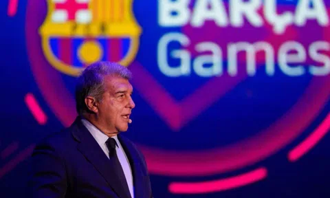 Barcelona lại bị tố quỵt lương