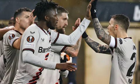 Hiệp 2 bùng nổ, Leverkusen có trận hòa đầy khó khăn tại vòng 1/8 Europa League