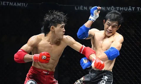 Nguyễn Trần Duy Nhất áp đảo khiến đối thủ phải ôm đầu bỏ chạy