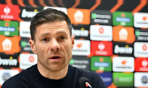 HLV Xavi Alonso tấm tắc khen đối thủ khi Leverkusen bất bại