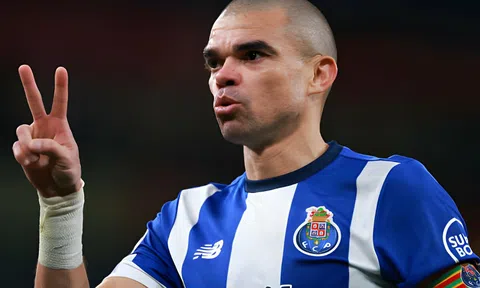 Pepe nhận mưa lời khen trong ngày làm nên lịch sử tại Champions League