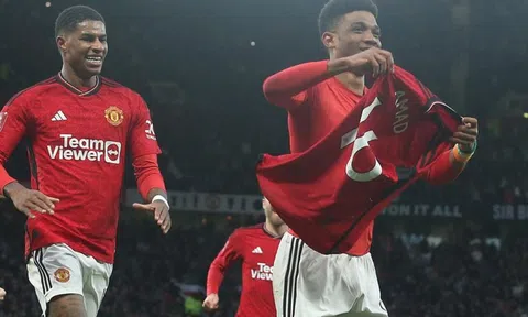 Người hùng MU lên tiếng về tấm thẻ đỏ hy hữu trong trận đại chiến với Liverpool