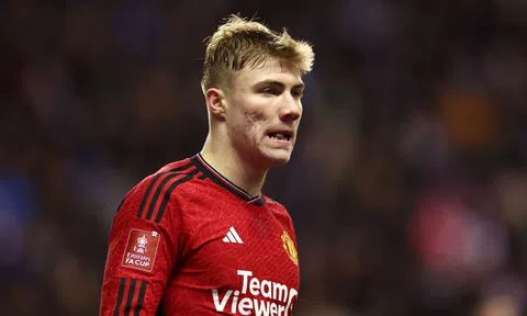 Sao Man Utd thoải mái khi không còn bị so sánh